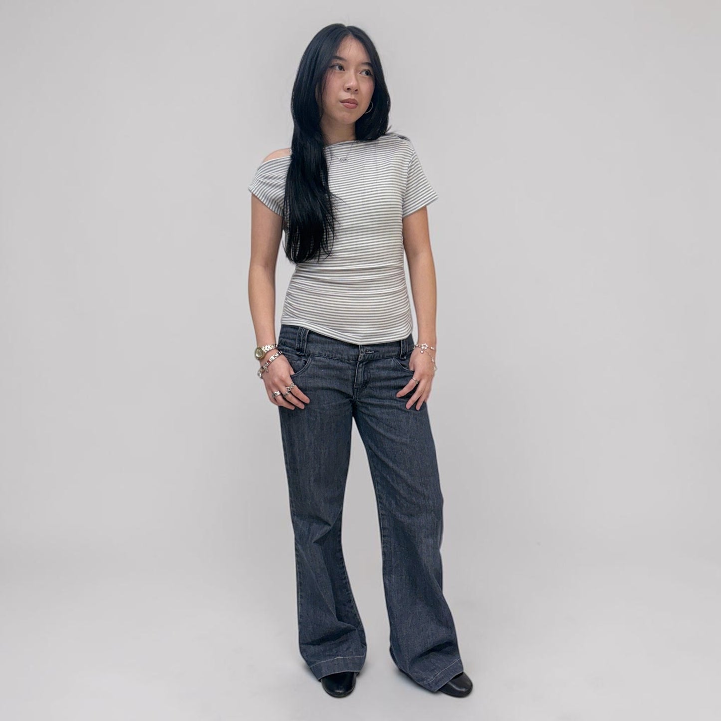 Askhaki Seoul Off Shoulder Top White | ODD EVEN