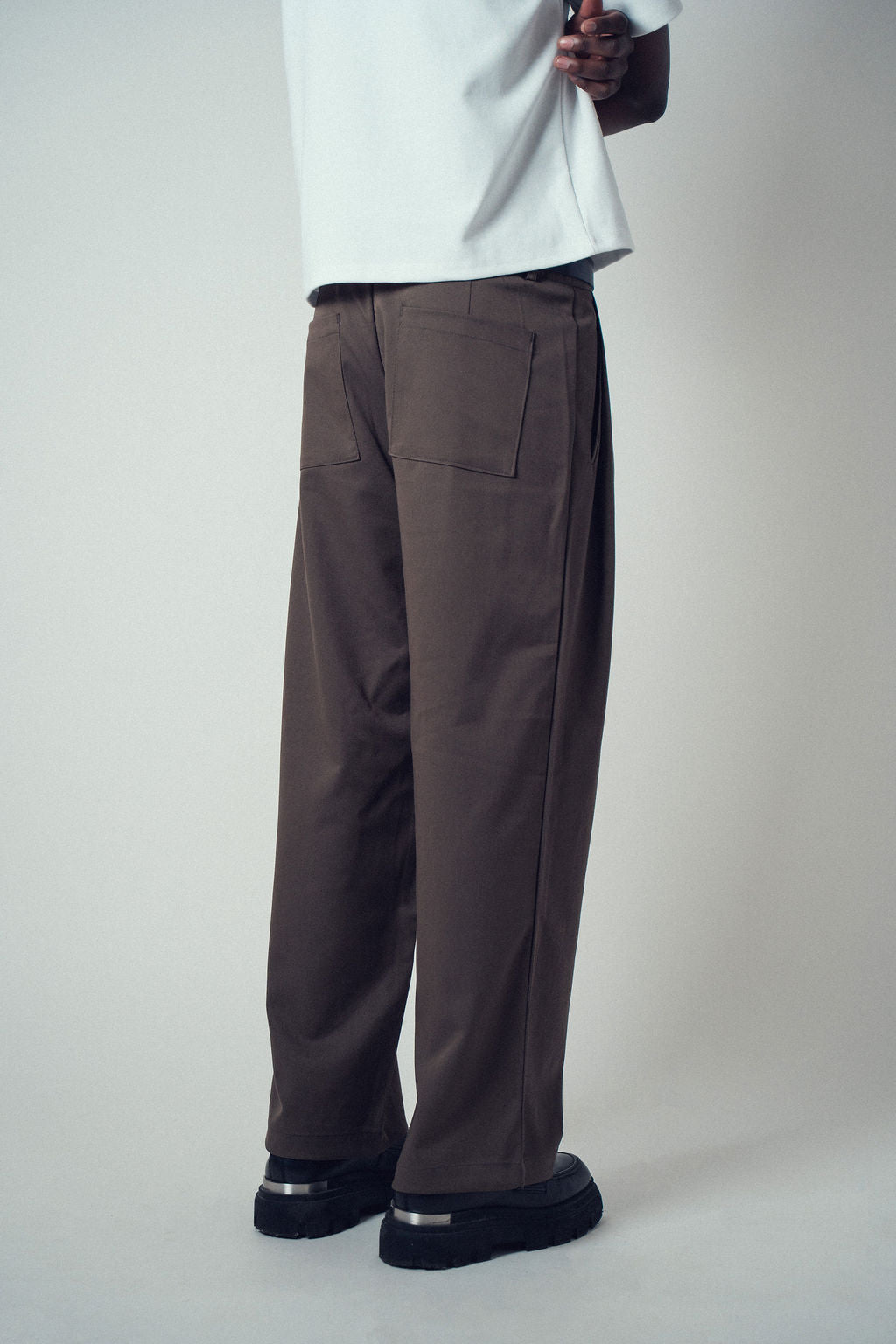 Margaret 2-Tuck Pants Dark Olive | ODD EVEN