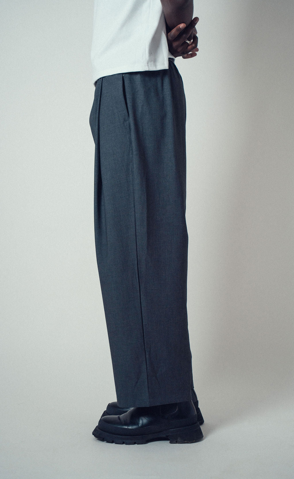 Invis-Able Universal Pants Charcoal | ODD EVEN