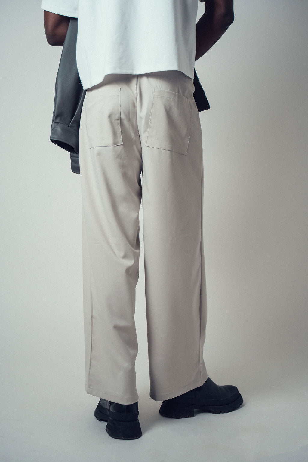 Margaret 2-Tuck Wide Leg Pants Light Beige | ODD EVEN