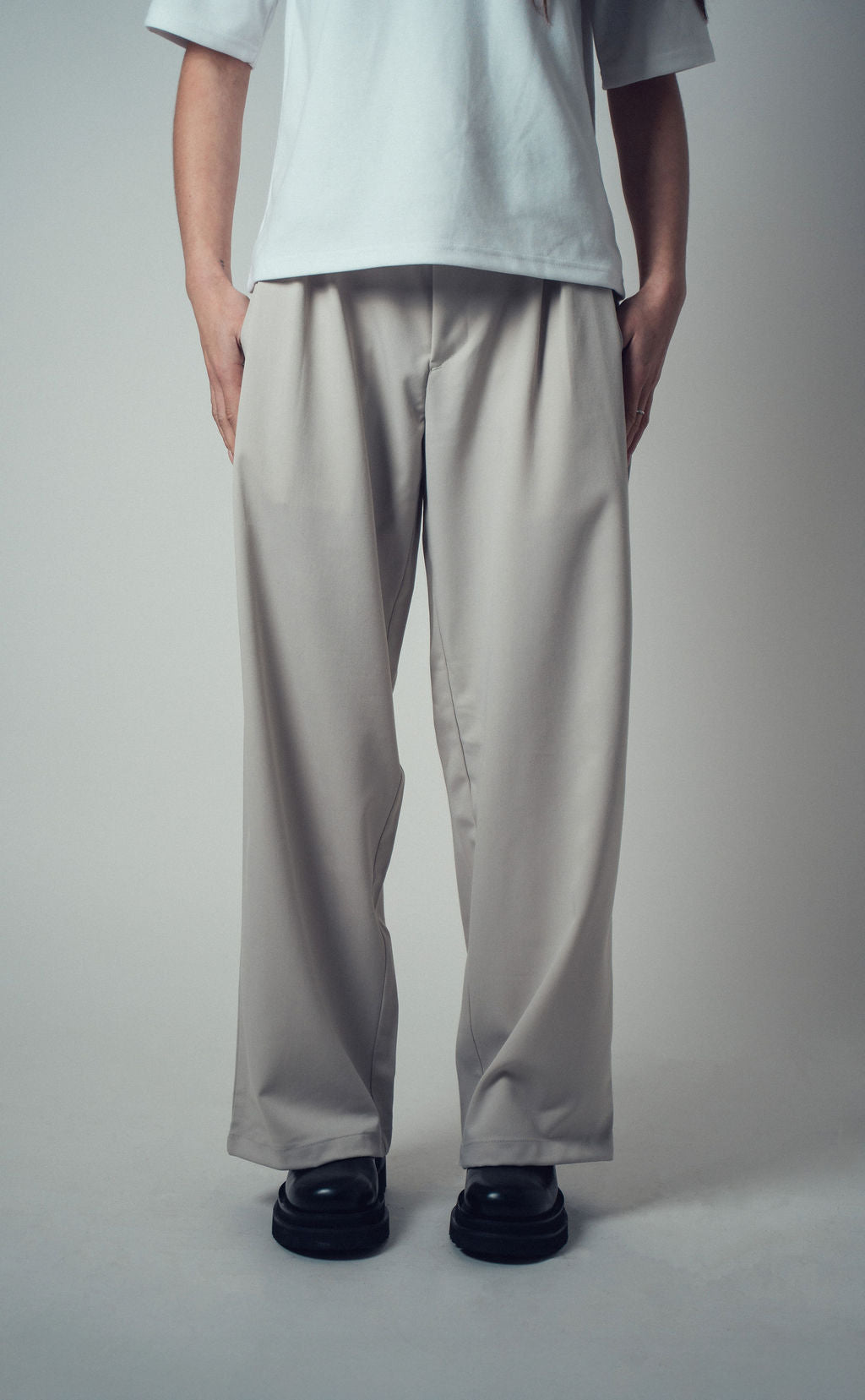 Margaret 2-Tuck Wide Leg Pants Light Beige | ODD EVEN
