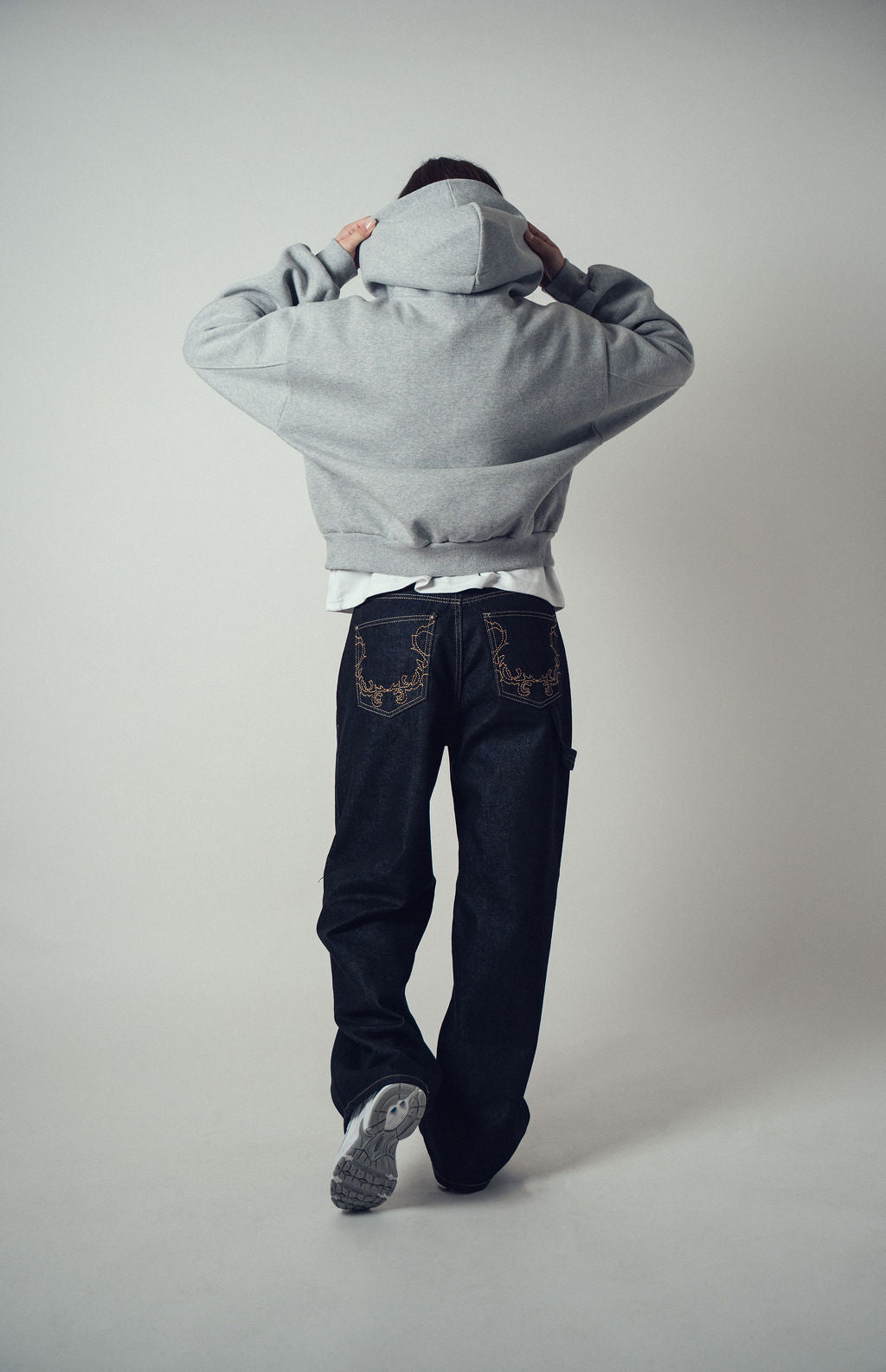 Develop Korea Golden Crown Jeans Black | ODD Even