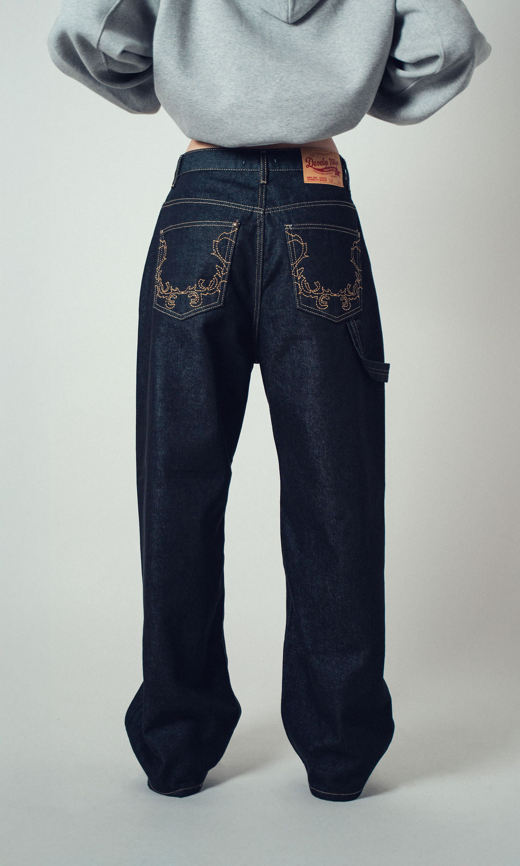 Develop Korea Golden Crown Jeans Black | ODD Even