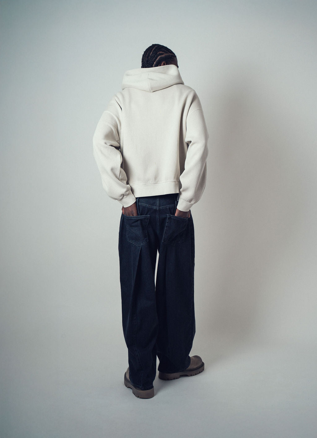 Howell Pleat Balloon Jeans Black | ODD EVEN