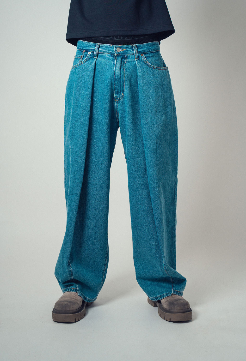 Howell Pleat Balloon Jeans Bluee | ODD EVEN