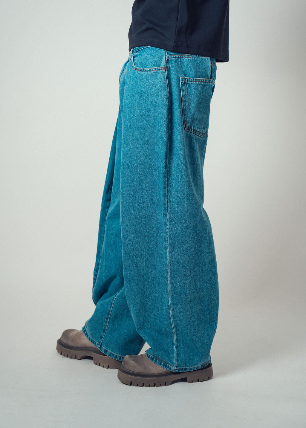 Howell Pleat Balloon Jeans Bluee | ODD EVEN