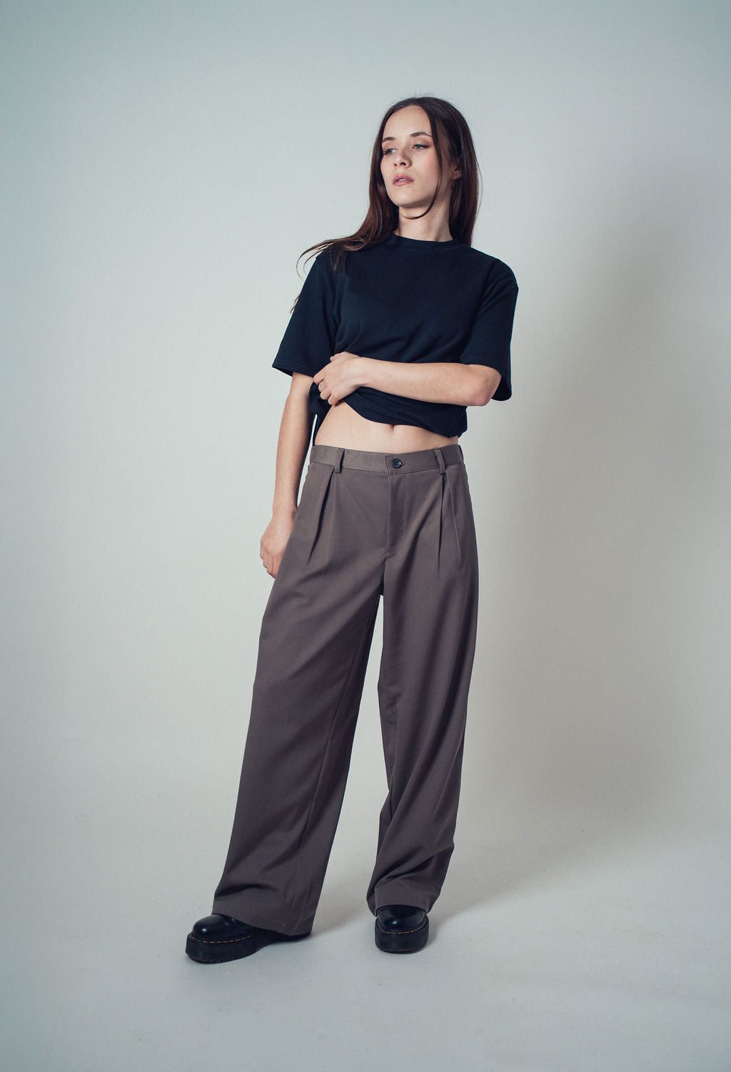 Margaret 2-Tuck Pants Brown | ODD EVEN
