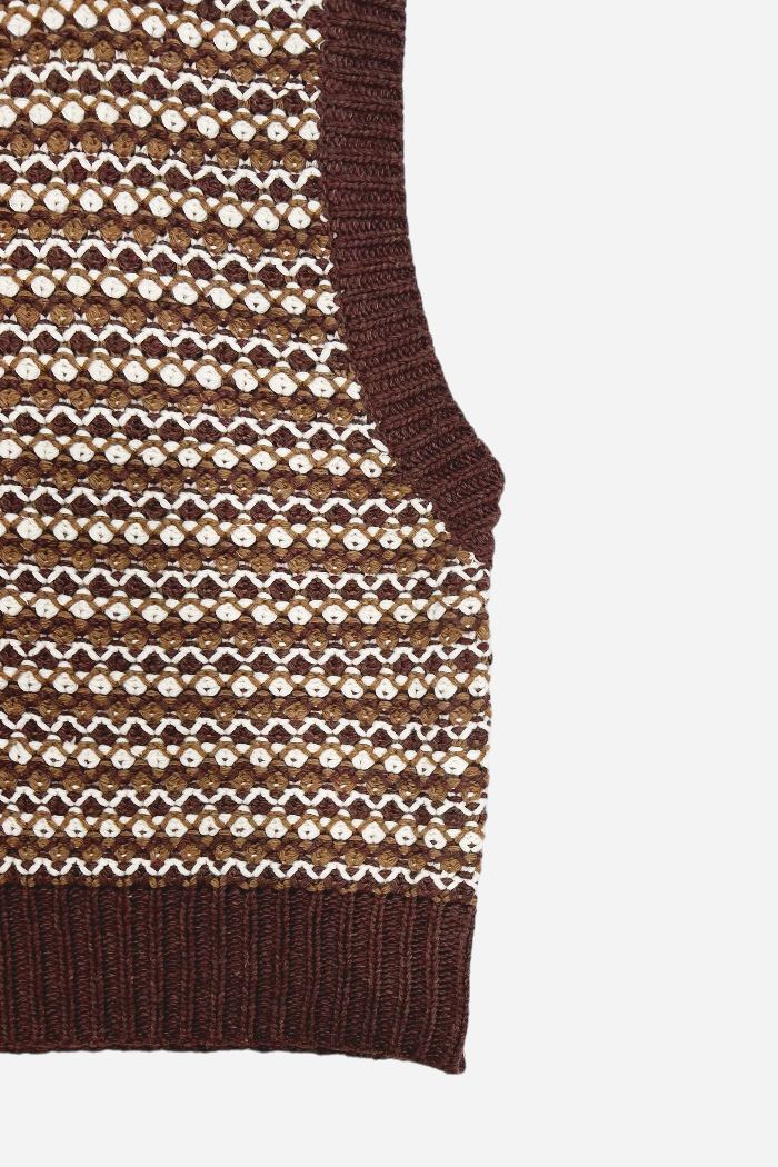 Vivacious Wellington Vest Burgundy | ODD EVEN