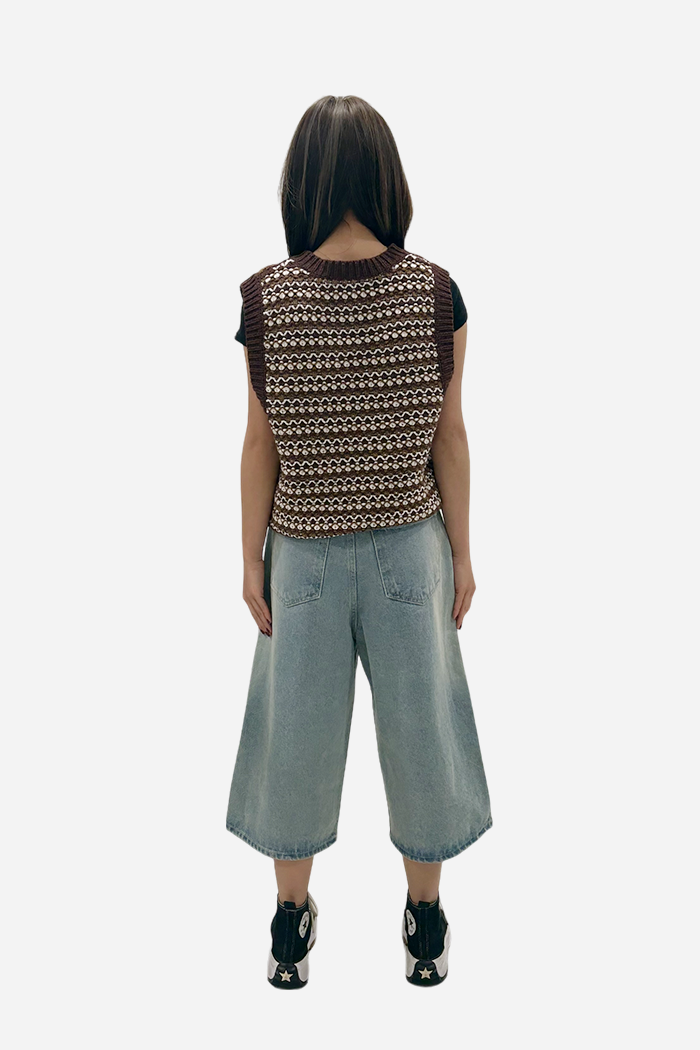 Vivacious Wellington Vest Burgundy | ODD EVEN
