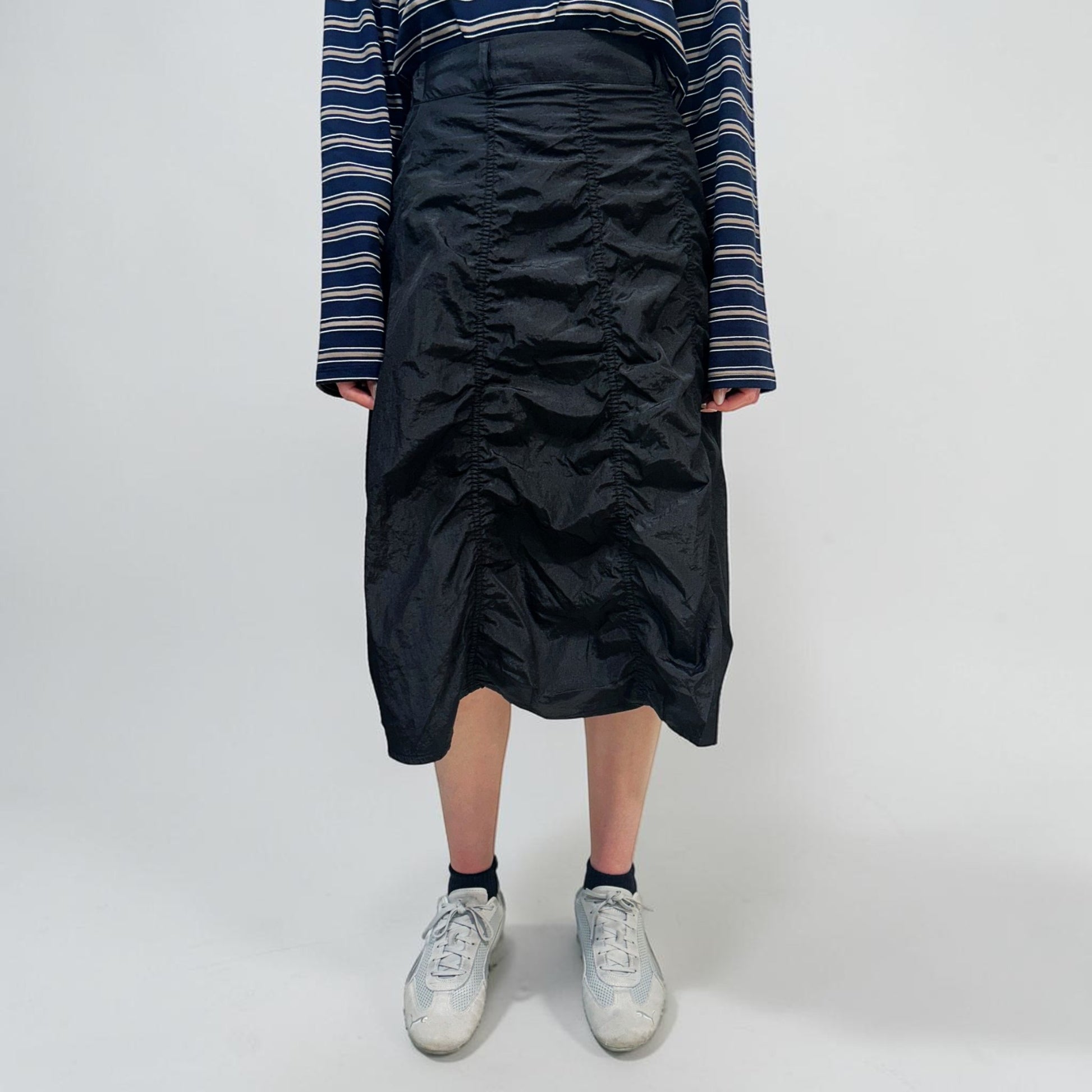 Askhaki Seoul Vallencourt Skirt Black | ODD EVEN