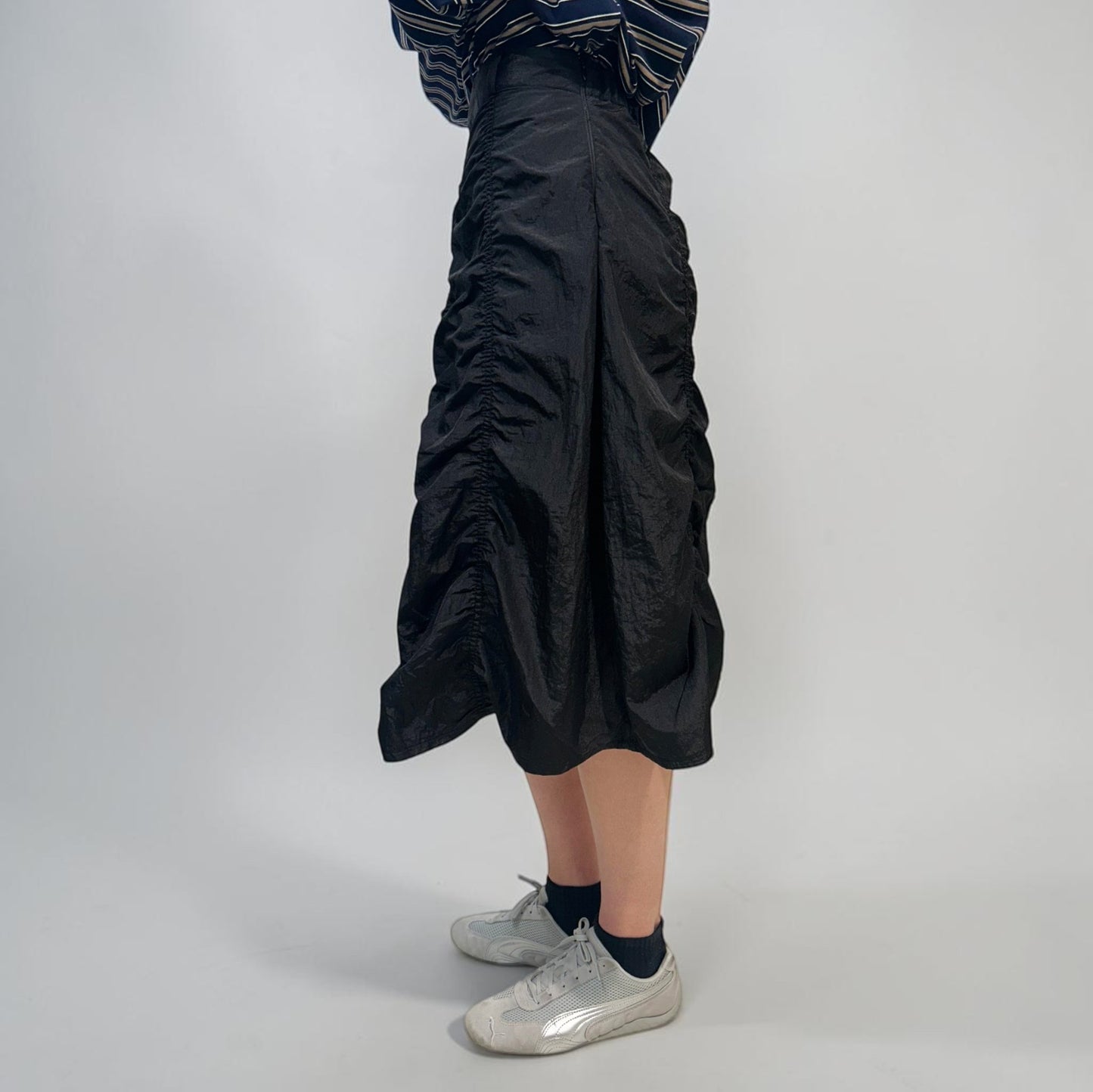 Askhaki Seoul Vallencourt Skirt Black | ODD EVEN