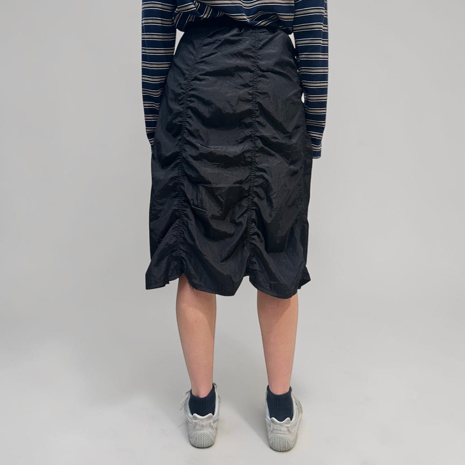 Askhaki Seoul Vallencourt Skirt Black | ODD EVEN