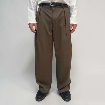 Margaret 2-Tuck Pants Dark Olive | ODD EVEN