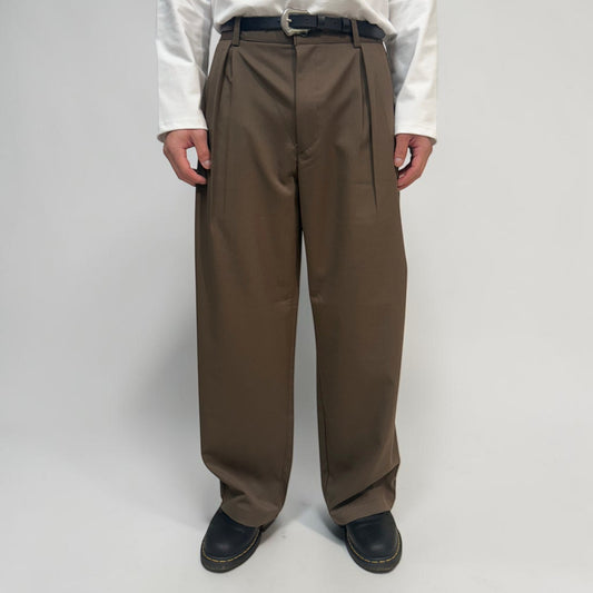 Margaret 2-Tuck Pants Dark Olive | ODD EVEN
