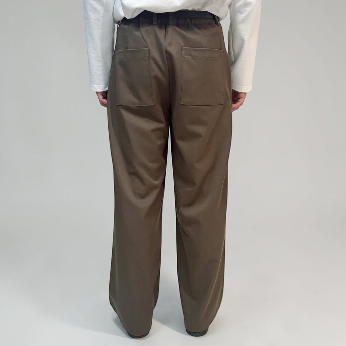 Margaret 2-Tuck Pants Dark Olive | ODD EVEN