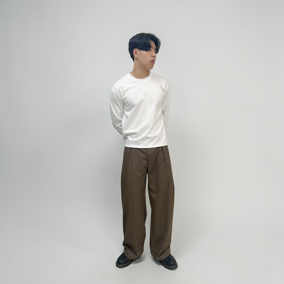 Margaret 2-Tuck Pants Dark Olive | ODD EVEN