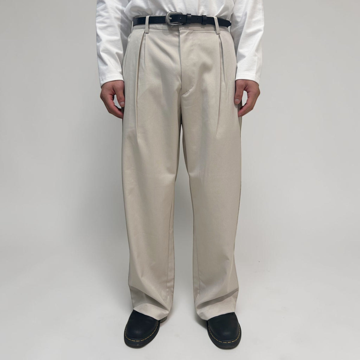 Margaret 2-Tuck Wide Leg Pants Light Beige | ODD EVEN
