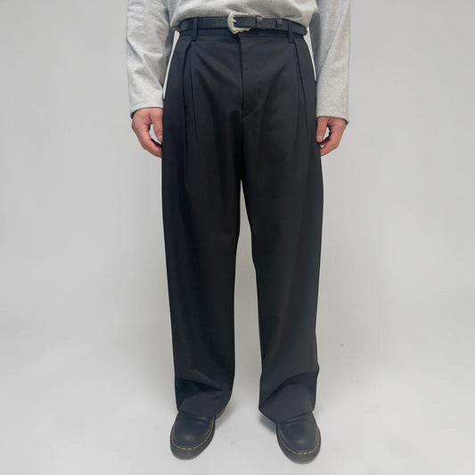 Margaret 2-Tuck Pants Black | ODD EVEN