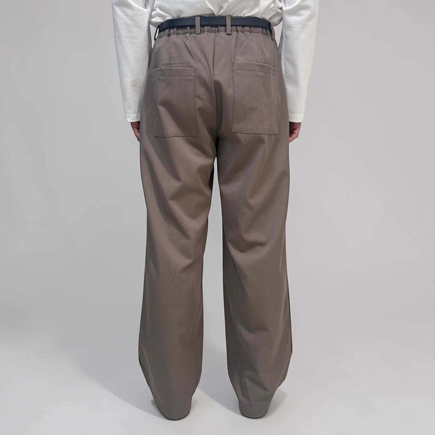 Invis-Able Margaret 2-Tuck Pants Brown | ODD EVEN