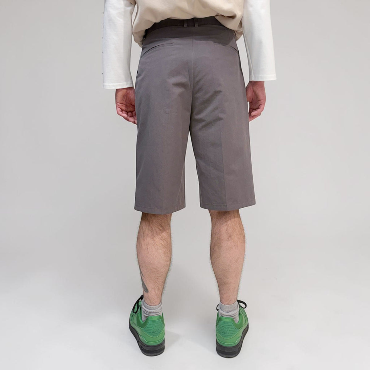 Senne Capital Pleated Shorts Charcoal | ODD EVEN