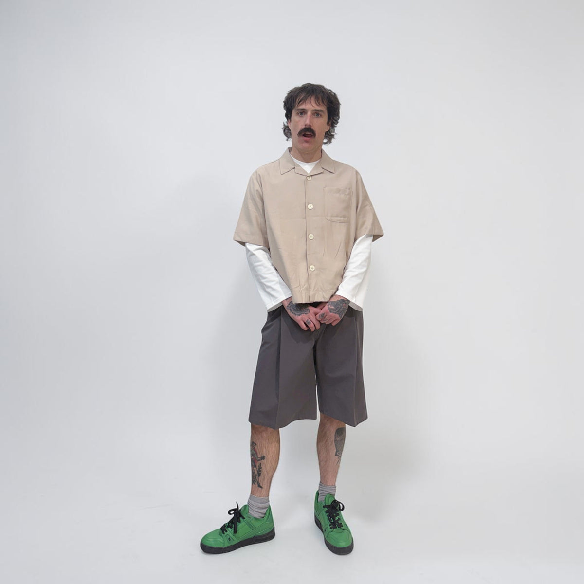 Senne Capital Pleated Shorts Charcoal | ODD EVEN