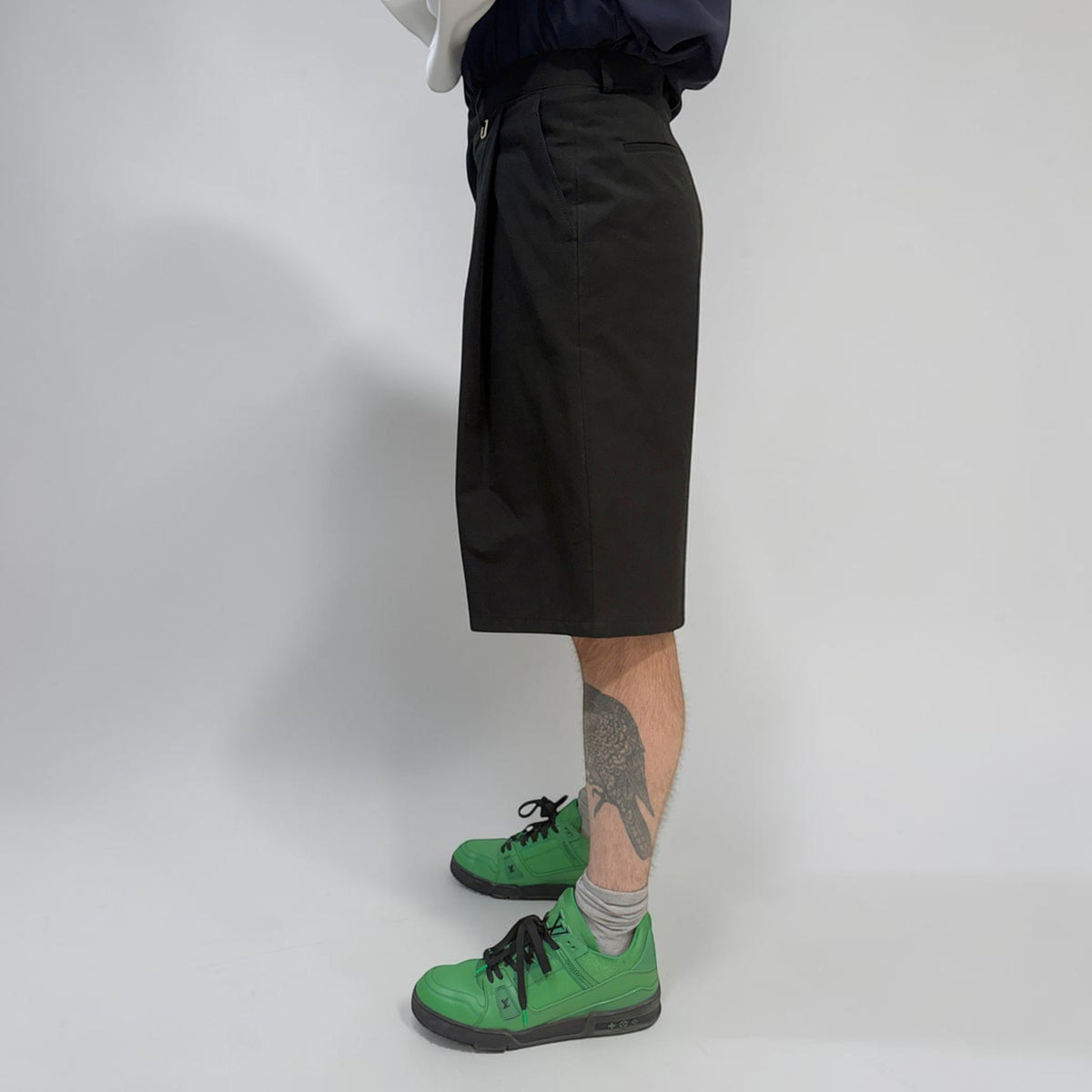 Senne Capital Pleated Shorts Black