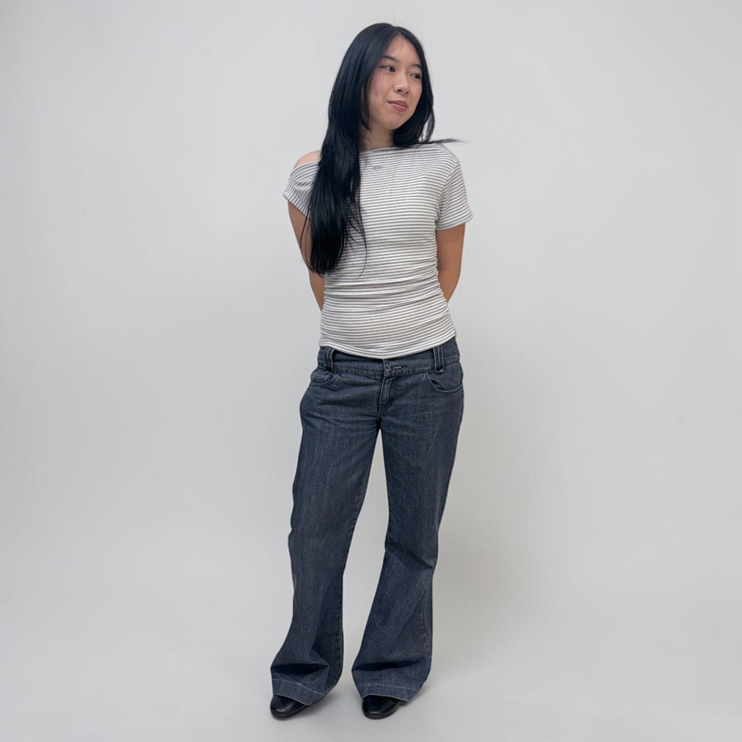 Askhaki Seoul Off Shoulder Top White | ODD EVEN