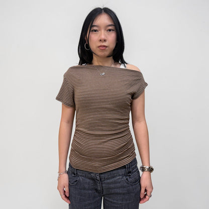 Askhaki Seoul Off Shoulder Top Brown | ODD EVEN