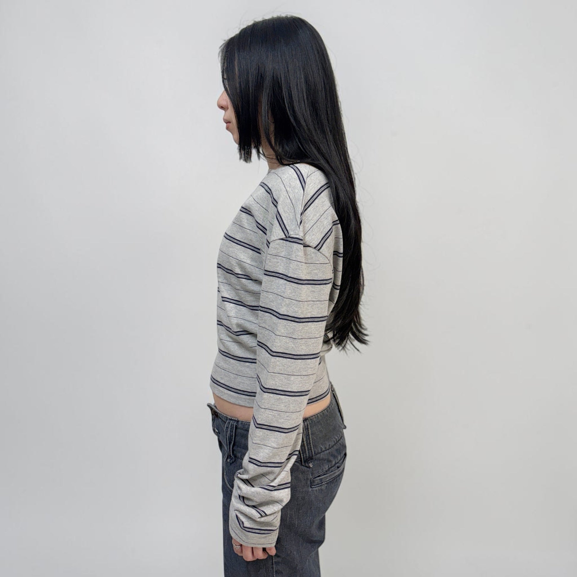Askhaki Seoul Chelsea Long Sleeve Grey | ODD EVEN