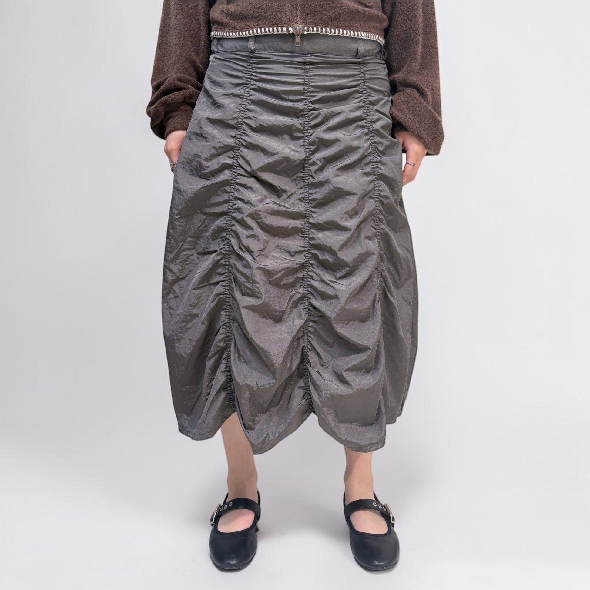Askhaki Seoul Vallencourt Skirt Charcoal | ODD EVEN