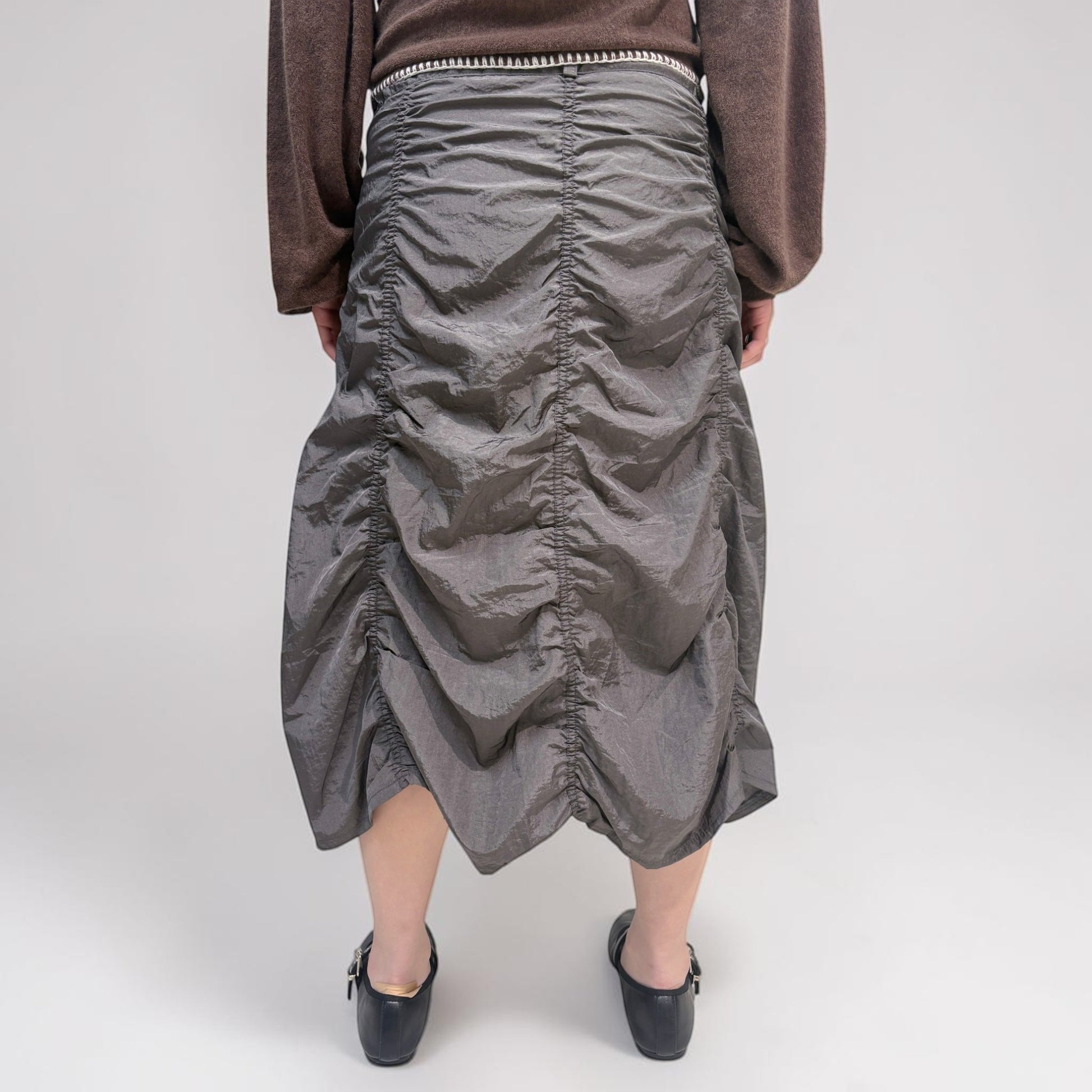 Askhaki Seoul Vallencourt Skirt Charcoal | ODD EVEN