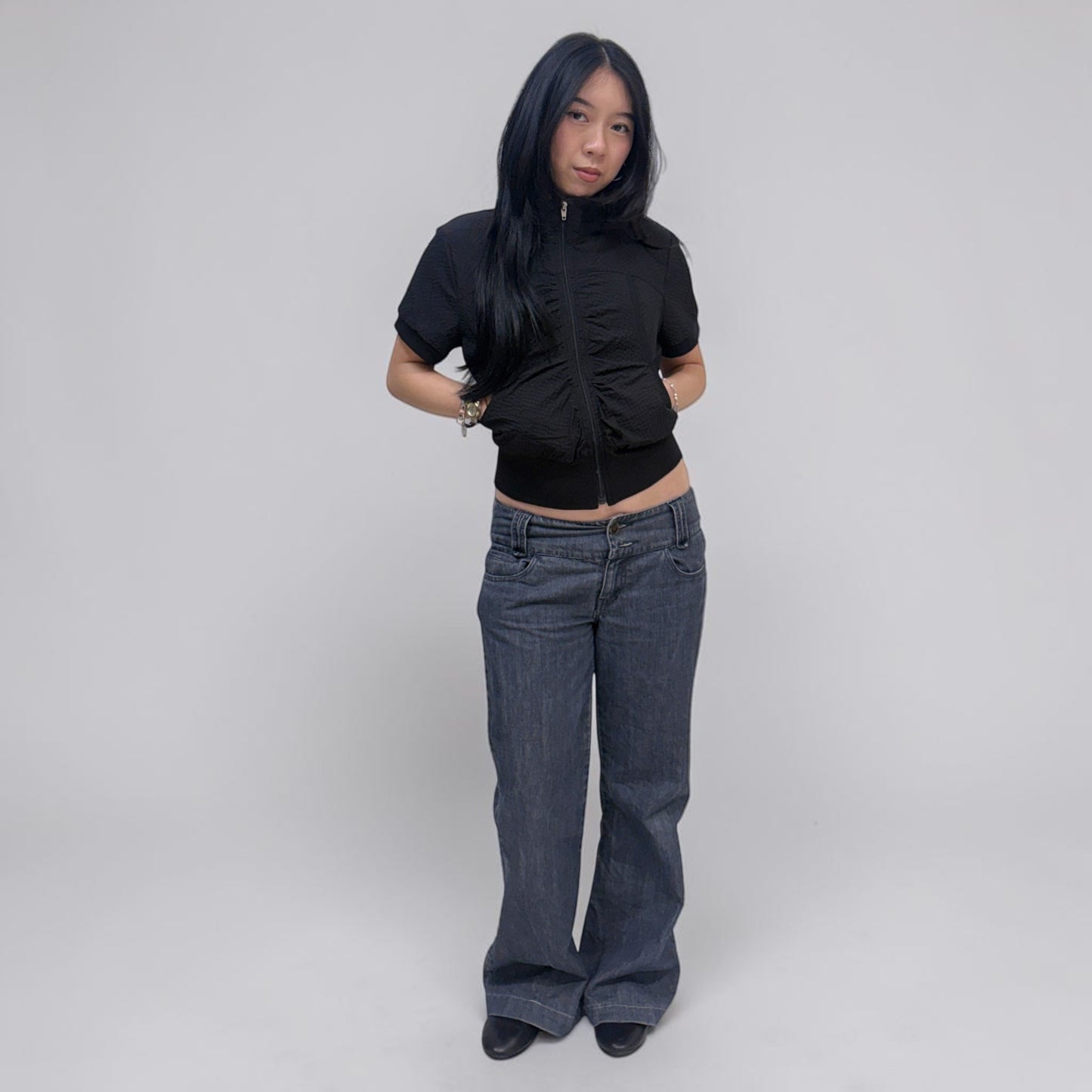 Askhaki Seoul Highgarden Top Black | ODD EVEN