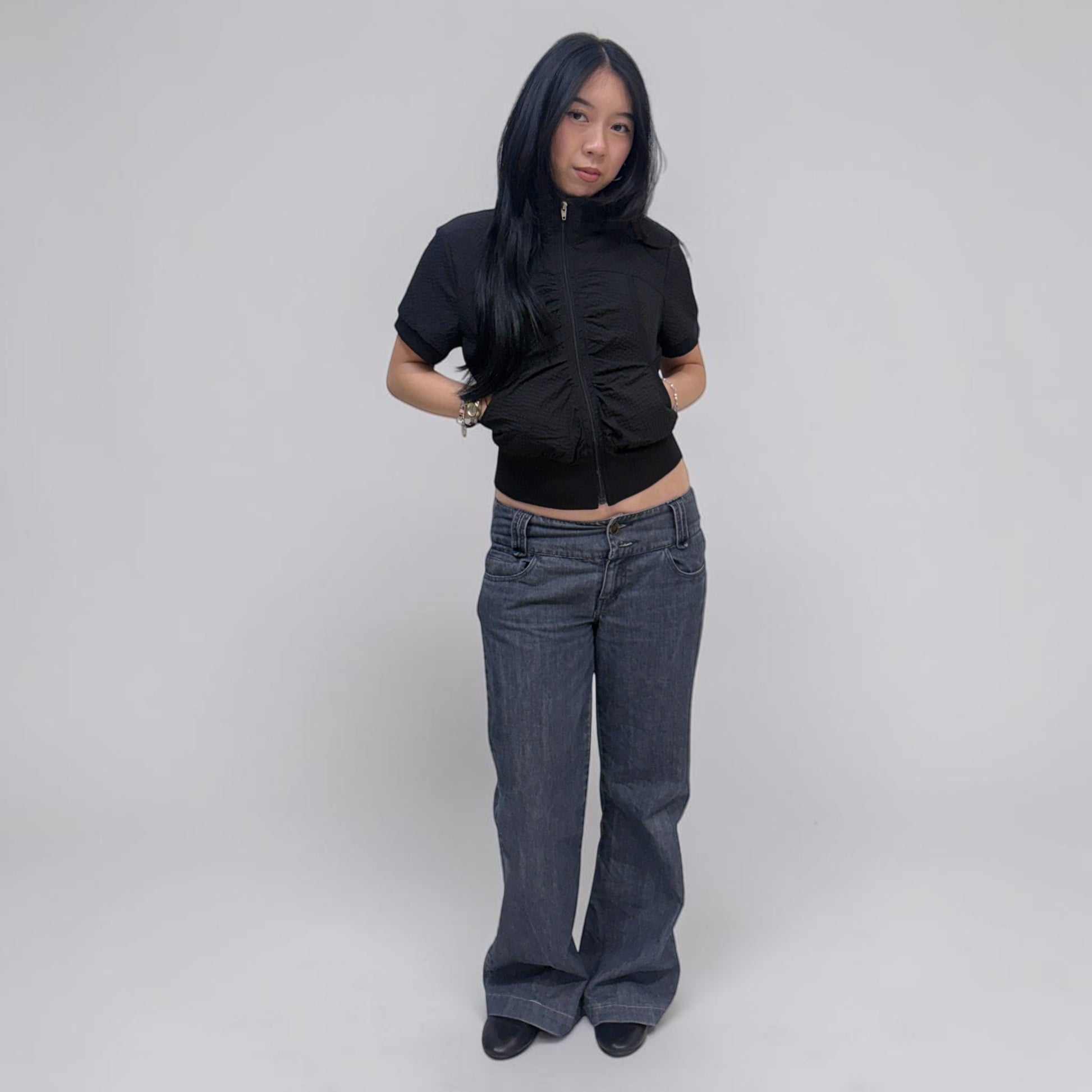 Askhaki Seoul Highgarden Top Black | ODD EVEN