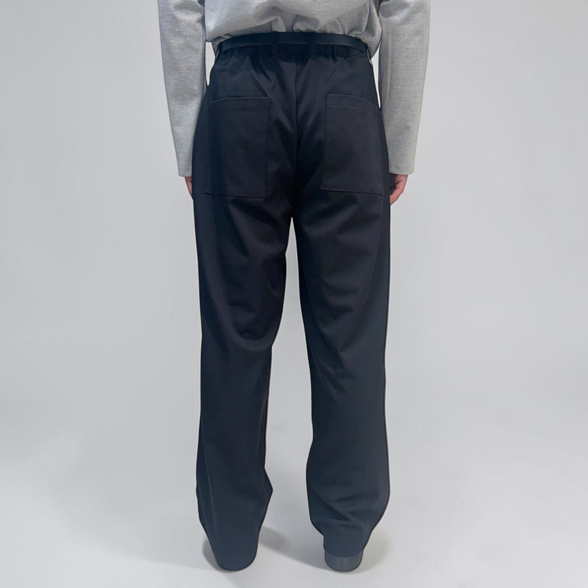 Margaret 2-Tuck Pants Black | ODD EVEN