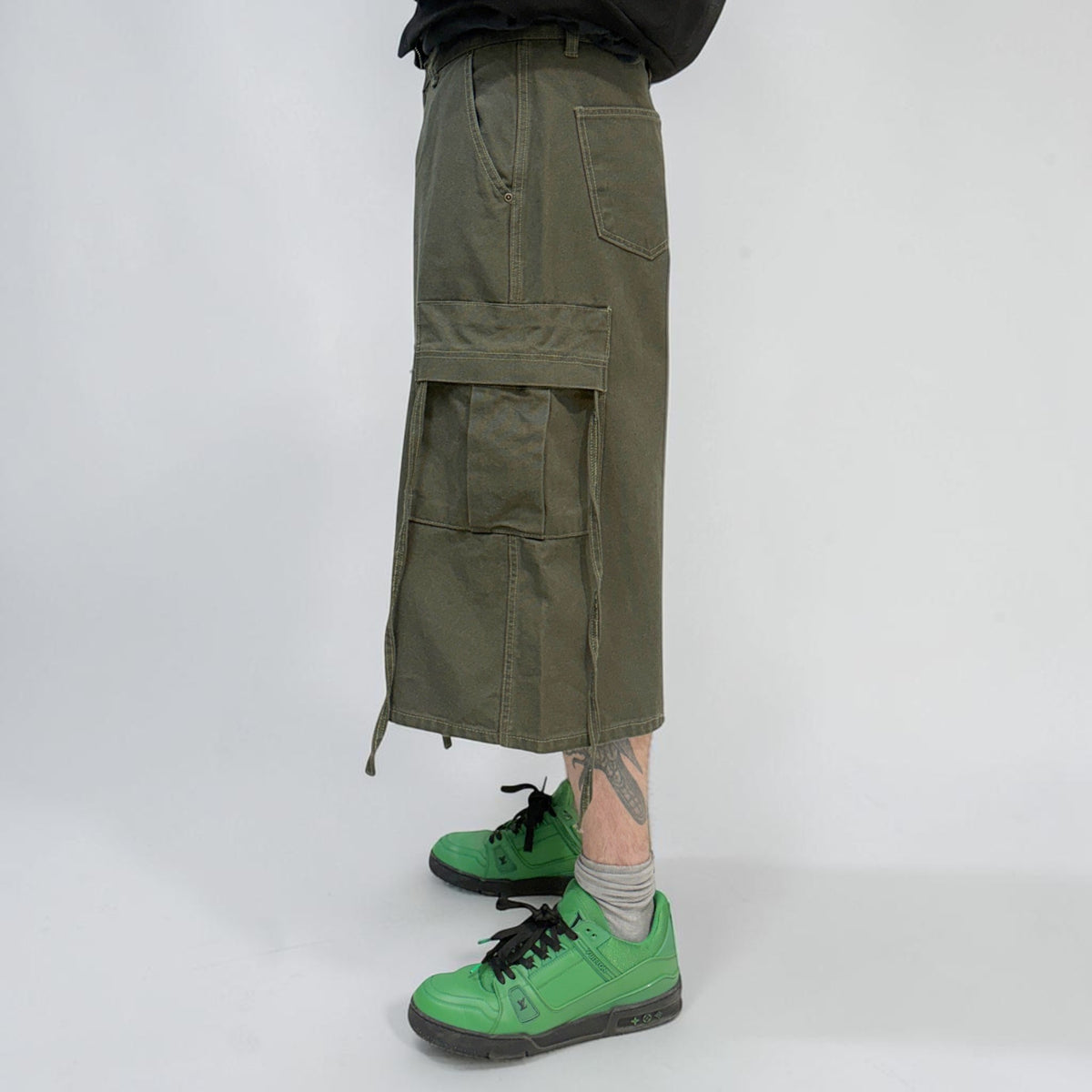 By Attention Brooklyn Shorts Green | ODD EVEN