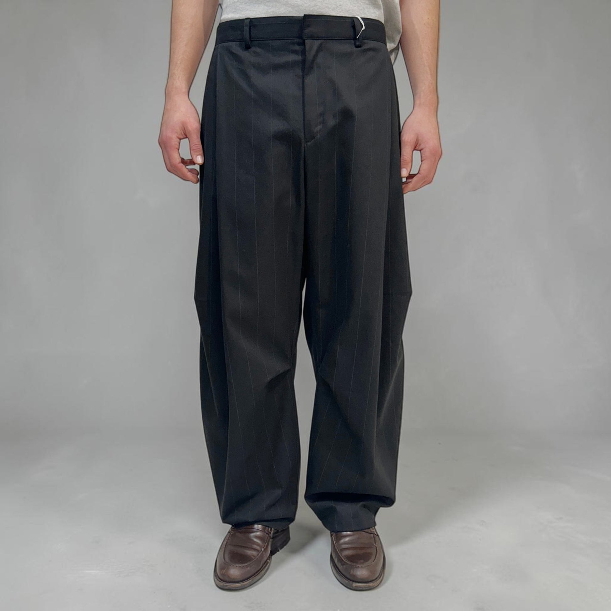 Senne Investment Pinstripe Pants Black/Grey | ODD EVEN 