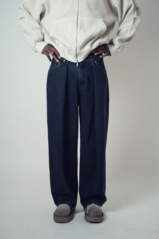 Howell Pleat Balloon Jeans Black | ODD EVEN