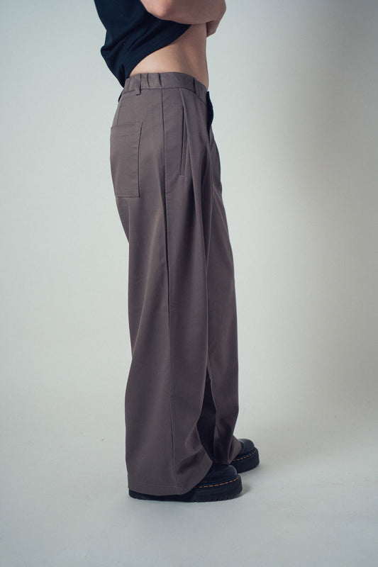Margaret 2-Tuck Pants Brown | ODD EVEN