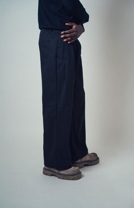 Margaret 2-Tuck Pants Black | ODD EVEN