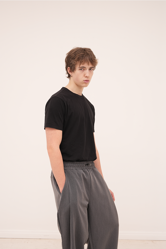 Eden 1-Tuck Pants Black | ODD EVEN